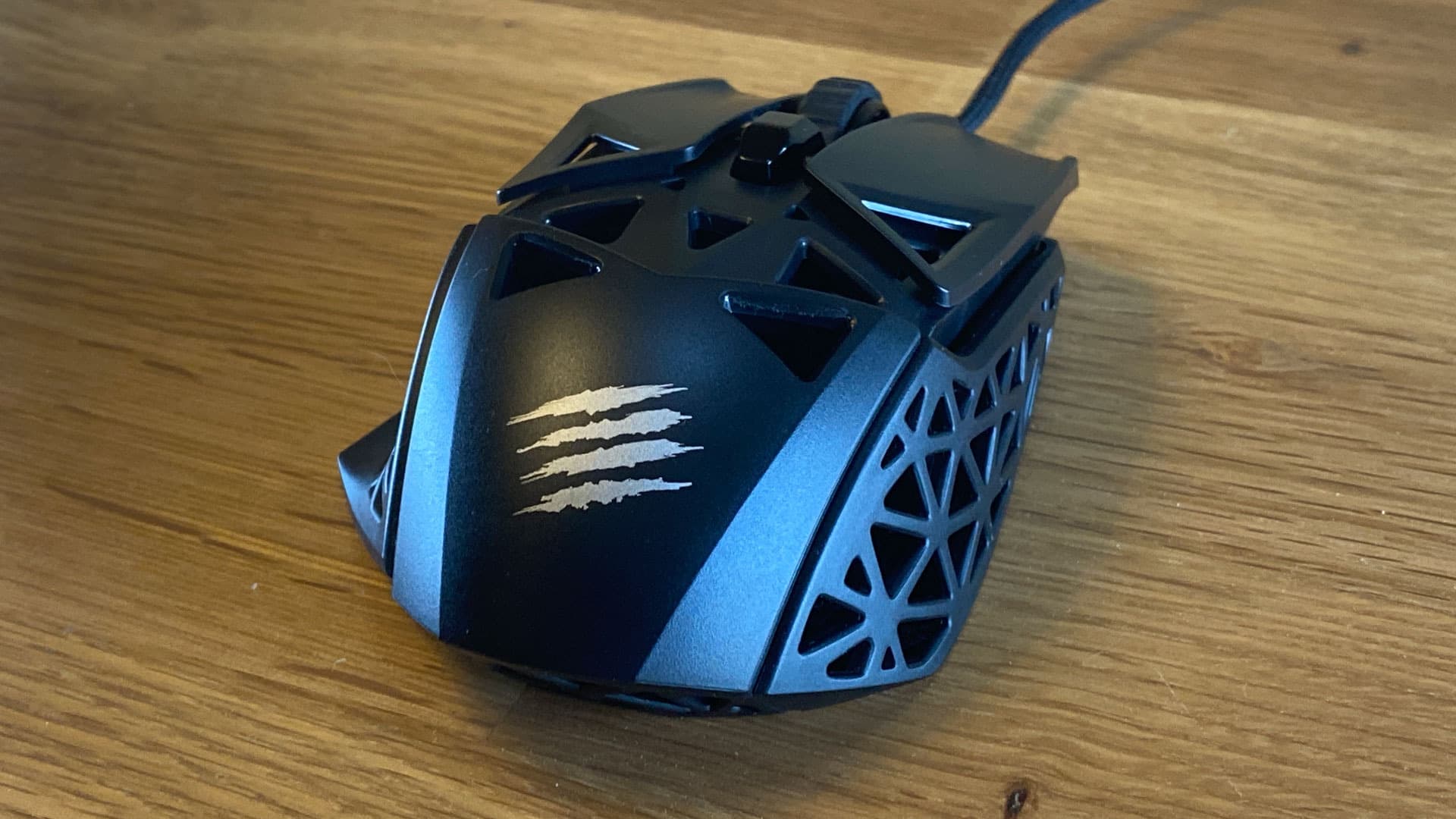 Mad Catz M.O.J.O. M1