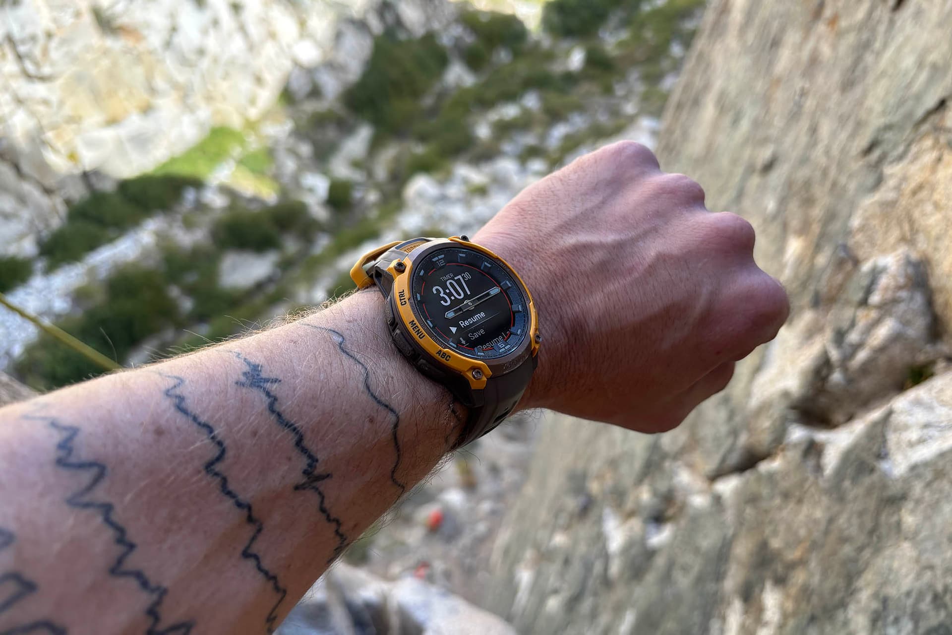 Garmin Instinct Crossover AMOLED